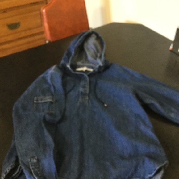 Youths pull over jacket/shirt - Picture 1 of 5